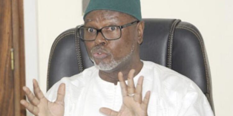 CRISE AU SOMMET DE L’ÉTAT : Alioune Tine joue les sapeurs pompiers