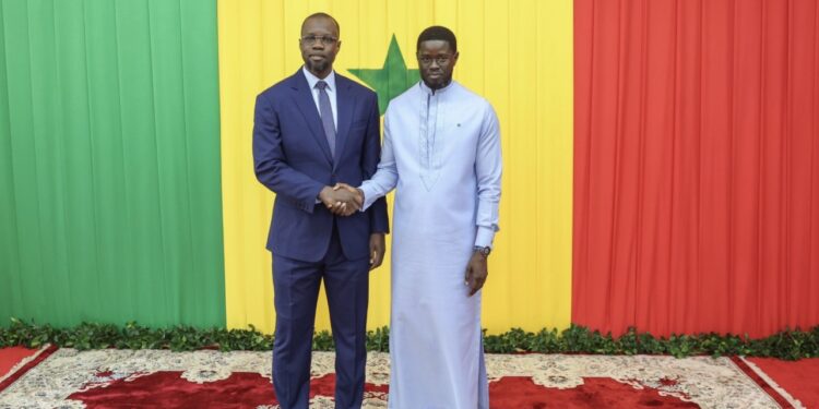 PRÉSENTATION DE VŒUX: Le président Diomaye sacrifie à une tradition républicaine