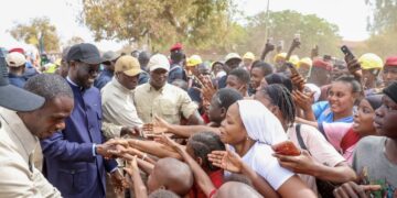 KEDOUGOU : Le président Diomaye bouclée salue l’accueil chaleureux des populations